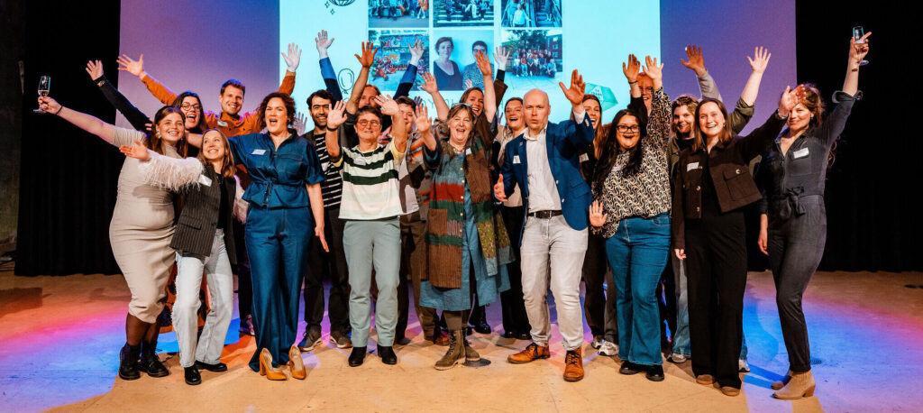 Foto van alle yong collega's.