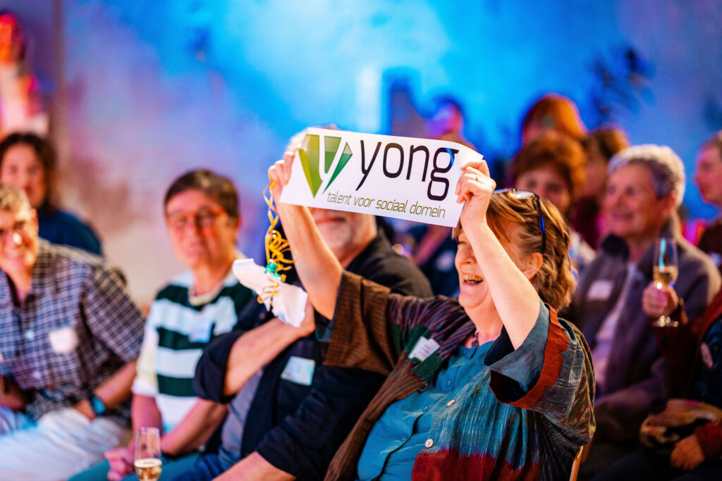 Foto van Yong Logo